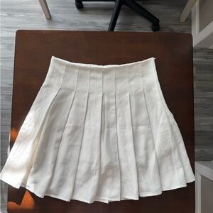Elegant White Pleated Skirt